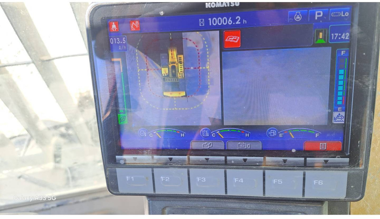 KOMATSU PC700LC - حفارات زحافة: صور 5 KOMATSU PC700LC - حفارات زحافة: صور 5