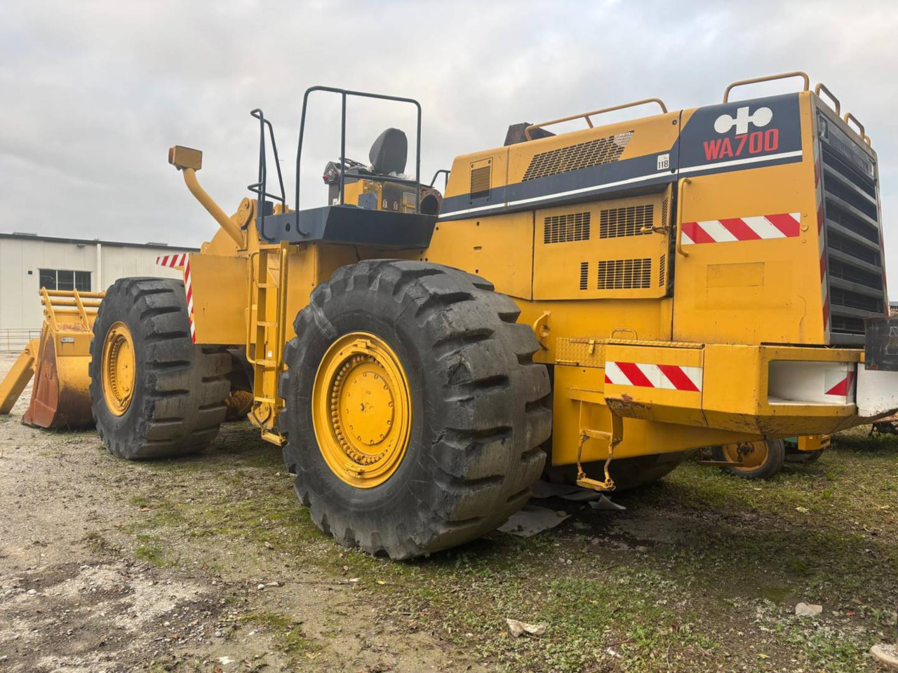 KOMATSU WA700 - اللودر بعجل: صور 4 KOMATSU WA700 - اللودر بعجل: صور 4