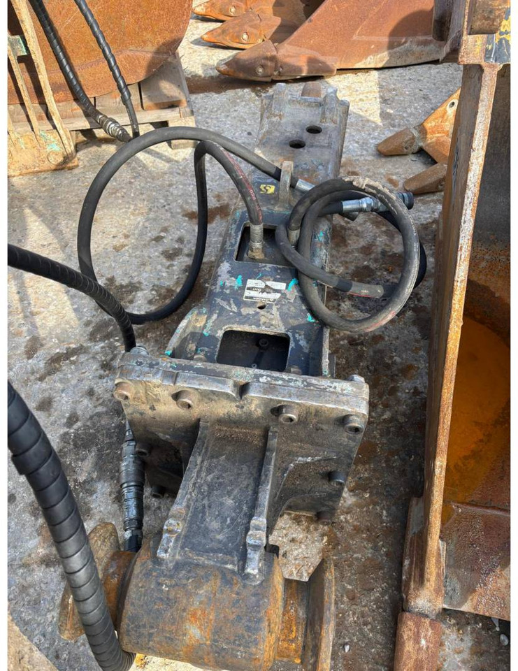 حفارات زحافة KUBOTA TRACTOR CORPORATION KX080.4: صور 28