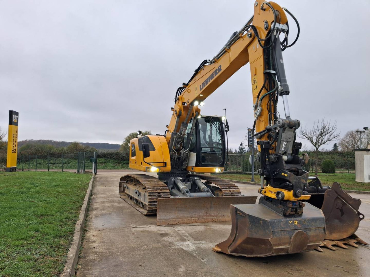 LIEBHERR R920 - حفارات زحافة: صور 2 LIEBHERR R920 - حفارات زحافة: صور 2