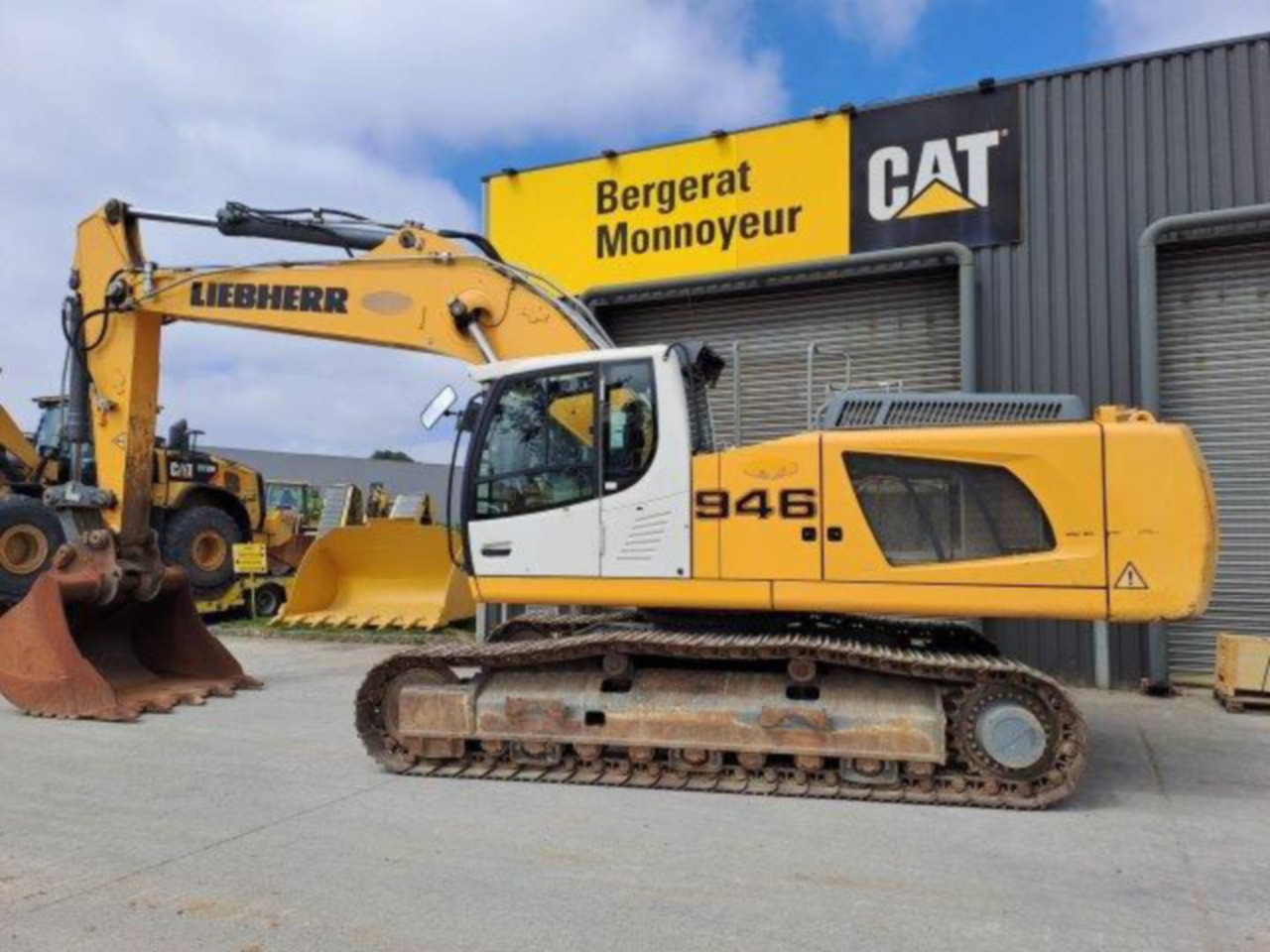 LIEBHERR R946 - حفارات زحافة: صور 4 LIEBHERR R946 - حفارات زحافة: صور 4