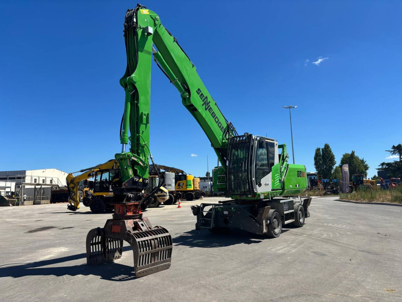 SENNEBOGEN 821 - حفارة على عجلات: صور 1 SENNEBOGEN 821 - حفارة على عجلات: صور 1