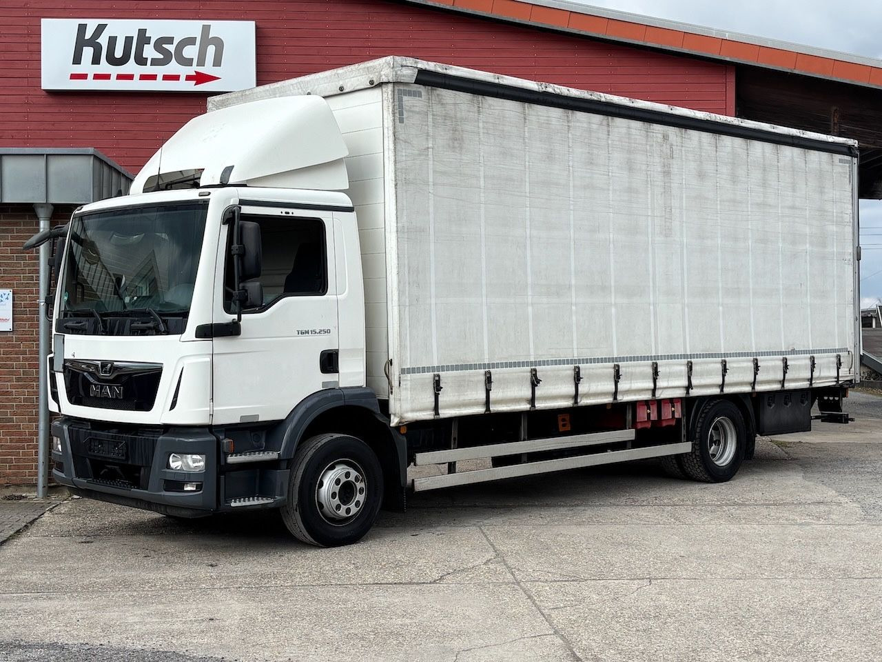 MAN TGM 15.250 BL Pritsche/Lbw, Edscha, - شاحنة ستارة: صور 1 MAN TGM 15.250 BL Pritsche/Lbw, Edscha, - شاحنة ستارة: صور 1