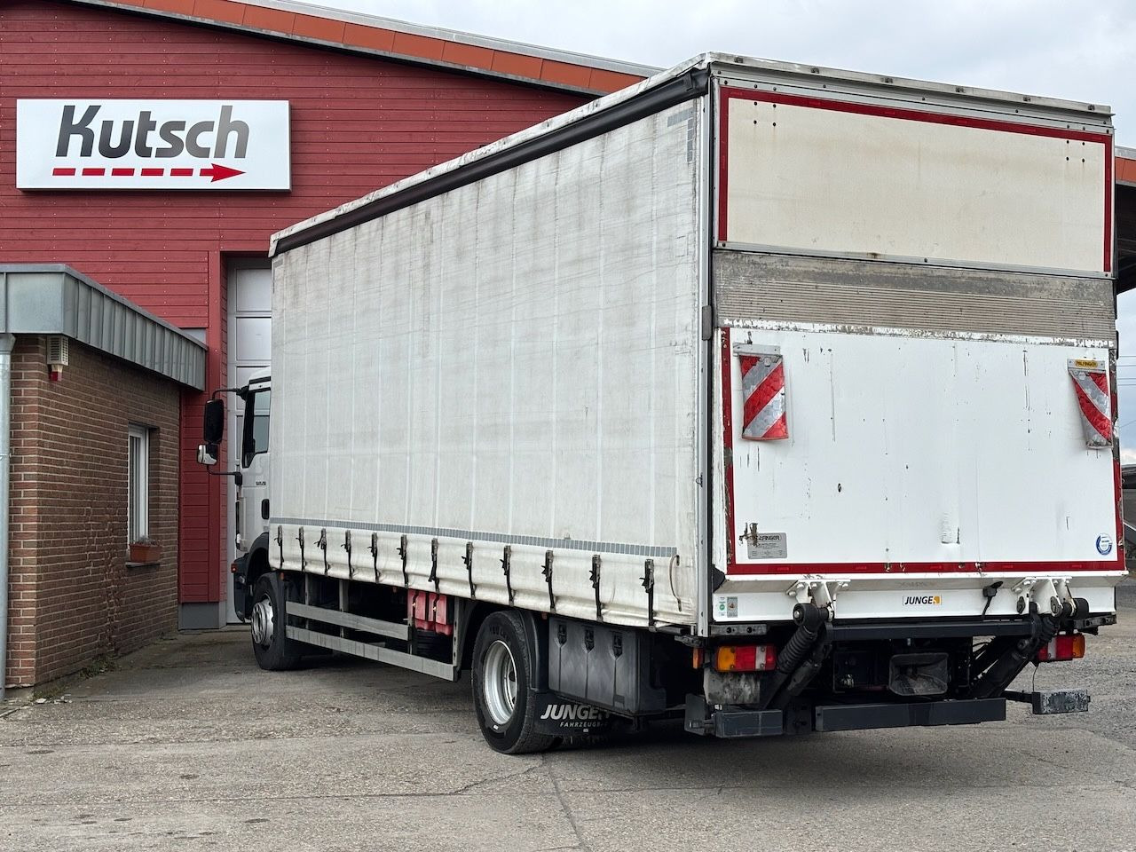 MAN TGM 15.250 BL Pritsche/Lbw, Edscha, - شاحنة ستارة: صور 4 MAN TGM 15.250 BL Pritsche/Lbw, Edscha, - شاحنة ستارة: صور 4