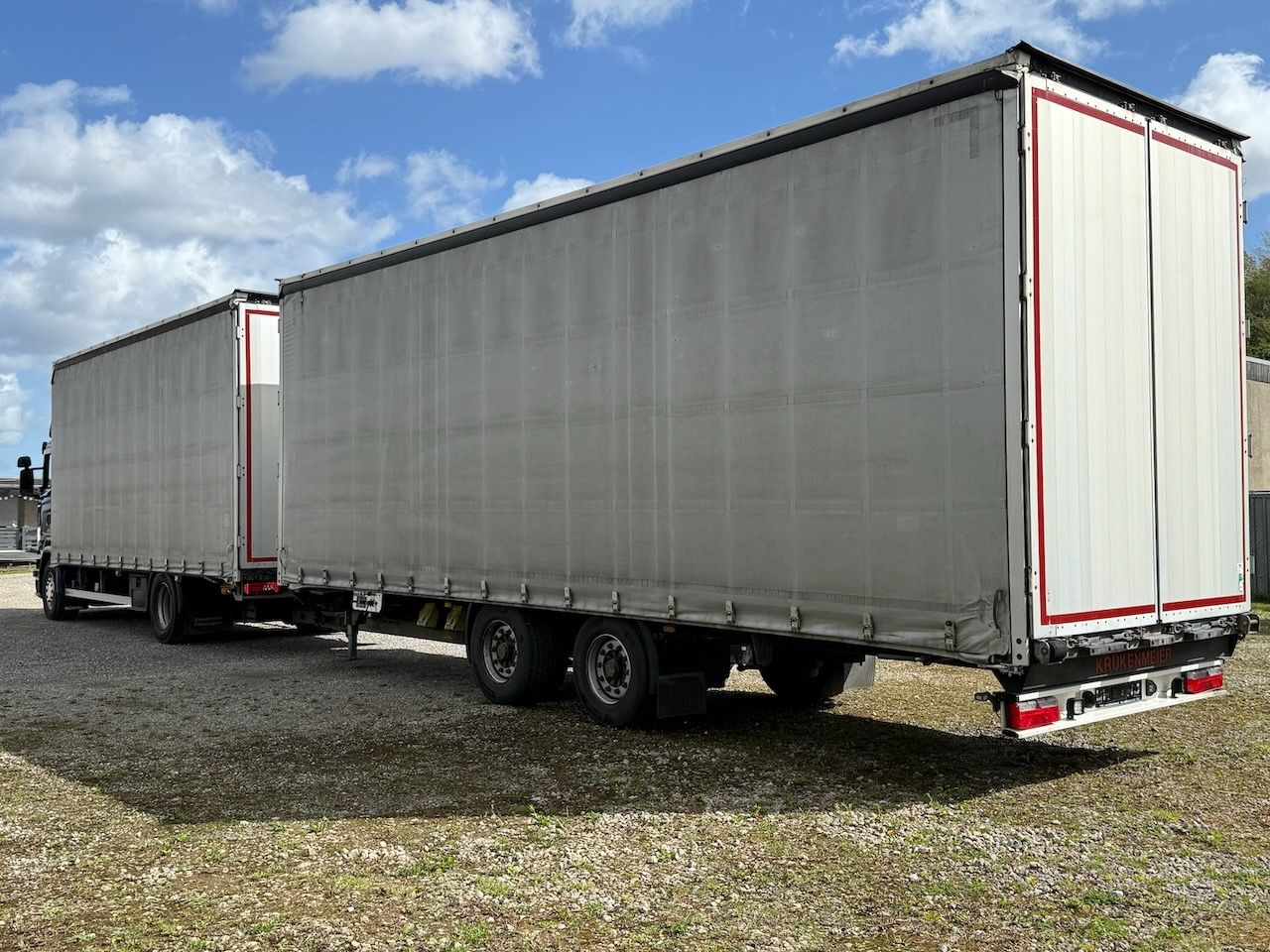 Scania G410 /4x2/Pritsche-Plane mit durchladbarem Anh. - شاحنة ستارة: صور 3 Scania G410 /4x2/Pritsche-Plane mit durchladbarem Anh. - شاحنة ستارة: صور 3