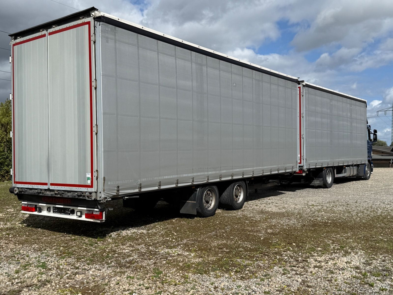 Scania G410 /4x2/Pritsche-Plane mit durchladbarem Anh. - شاحنة ستارة: صور 2 Scania G410 /4x2/Pritsche-Plane mit durchladbarem Anh. - شاحنة ستارة: صور 2