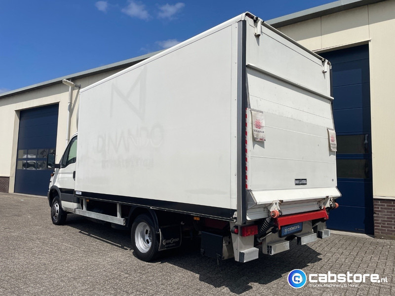 Iveco 40C 40C12 EURO 3 4x2 Bakwagen Euro 3 - Bouwjaar 2003 - APK tot 10-05-2026 -Handgeschakelde versnellingsbak - الشاحنات الصغيرة صندوق مغلق: صور 5 Iveco 40C 40C12 EURO 3 4x2 Bakwagen Euro 3 - Bouwjaar 2003 - APK tot 10-05-2026 -Handgeschakelde versnellingsbak - الشاحنات الصغيرة صندوق مغلق: صور 5