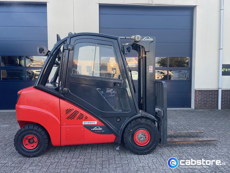 Linde H35D-02 Heftruck - Bouwjaar 2013 - Draaiuren 6892 - Diesel - Side Shift - Freelift - Doorrij hoogte 217 cm !! - رافعة شوكية ديزل: صور 3 Linde H35D-02 Heftruck - Bouwjaar 2013 - Draaiuren 6892 - Diesel - Side Shift - Freelift - Doorrij hoogte 217 cm !! - رافعة شوكية ديزل: صور 3