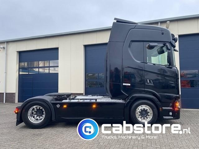 Scania S520 A 4X2NB V8 Euro 6 - Hydrauliek unit - Volledig luchtgeveerd - RETARDER - Bouwjaar 2019 - Km stand 886.500 - S-Highline - NL truck - شاحنة جرار: صور 5 Scania S520 A 4X2NB V8 Euro 6 - Hydrauliek unit - Volledig luchtgeveerd - RETARDER - Bouwjaar 2019 - Km stand 886.500 - S-Highline - NL truck - شاحنة جرار: صور 5
