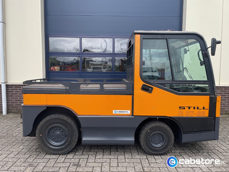 Still RO7-25 Elektrische trekker Still R07-25 - Bouwjaar 2006 - Elektrische trekker - 25 ton trekgewicht - جرار: صور 2 Still RO7-25 Elektrische trekker Still R07-25 - Bouwjaar 2006 - Elektrische trekker - 25 ton trekgewicht - جرار: صور 2