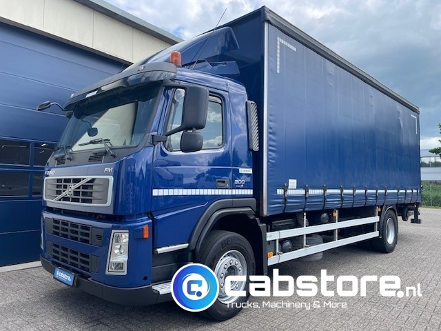 Volvo FM9 4X2R FAL9.0 RAD-A4 Volvo FM300 4x2 Euro 5 bakwagen - Schuifzeilen - Laadklep 2000 kg - Bouwjaar 2008 - Kooi-Aap heftruck - الشاحنات الصغيرة صندوق مغلق: صور 2 Volvo FM9 4X2R FAL9.0 RAD-A4 Volvo FM300 4x2 Euro 5 bakwagen - Schuifzeilen - Laadklep 2000 kg - Bouwjaar 2008 - Kooi-Aap heftruck - الشاحنات الصغيرة صندوق مغلق: صور 2