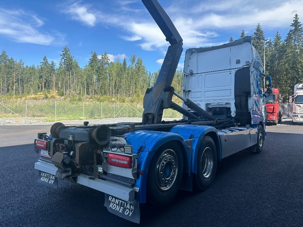 DAF XF 530 6x2*4 - شاحنة ذات الخطاف: صور 4 DAF XF 530 6x2*4 - شاحنة ذات الخطاف: صور 4
