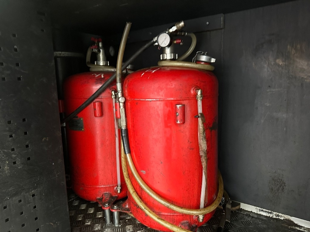 فان Iveco Daily 50C18A8 huoltoauto: صور 8 فان Iveco Daily 50C18A8 huoltoauto: صور 8