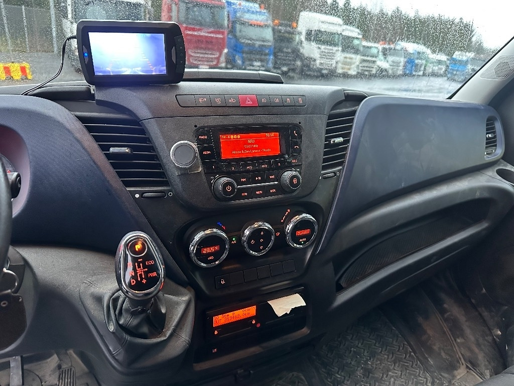 فان Iveco Daily 50C18A8 huoltoauto: صور 15 فان Iveco Daily 50C18A8 huoltoauto: صور 15