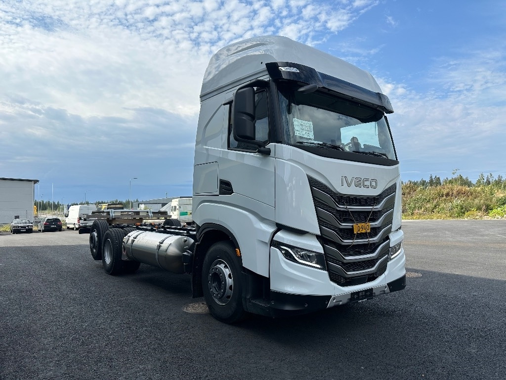 Iveco S-Way AS26S50 NP 2xLNG 6x2*4 - الشاسيه شاحنة: صور 3 Iveco S-Way AS26S50 NP 2xLNG 6x2*4 - الشاسيه شاحنة: صور 3