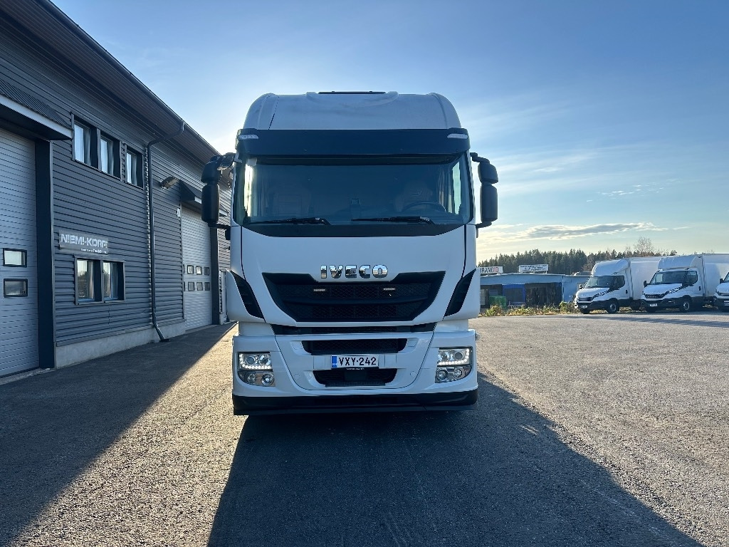 Iveco Stralis 560 8x4*4 - شاحنة ذات الخطاف: صور 2 Iveco Stralis 560 8x4*4 - شاحنة ذات الخطاف: صور 2