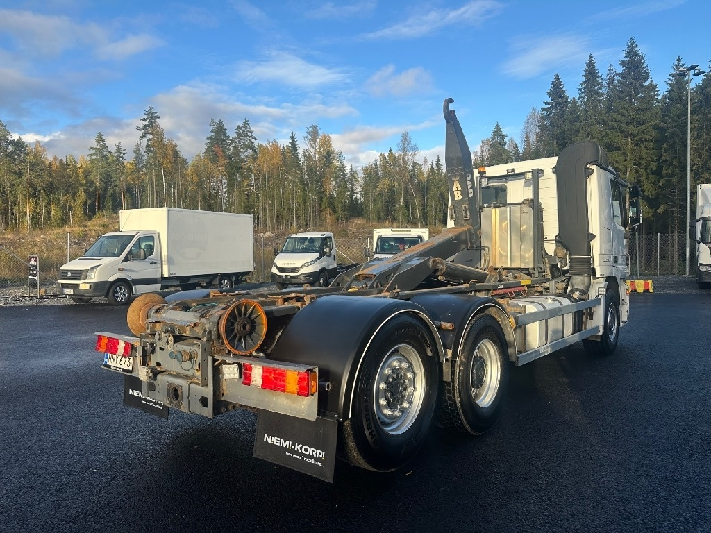 Mercedes-Benz Actros 2545 L 6x2 - شاحنة ذات الخطاف: صور 4 Mercedes-Benz Actros 2545 L 6x2 - شاحنة ذات الخطاف: صور 4