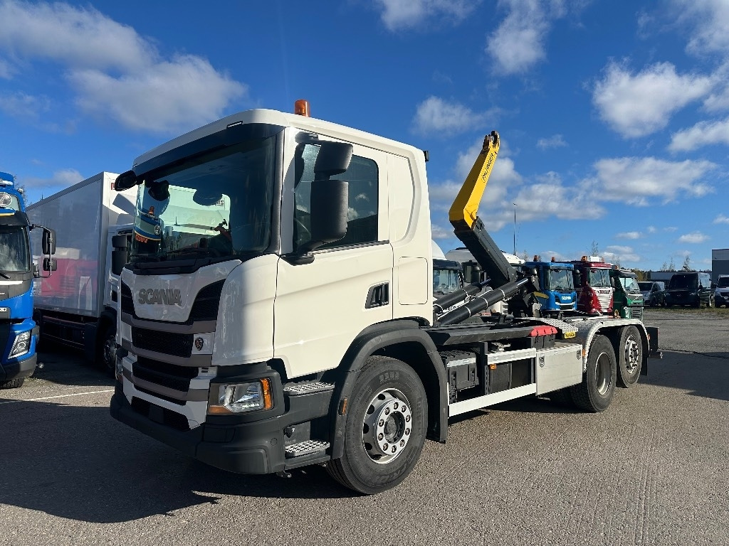 Scania P 360 - شاحنة ذات الخطاف: صور 1 Scania P 360 - شاحنة ذات الخطاف: صور 1