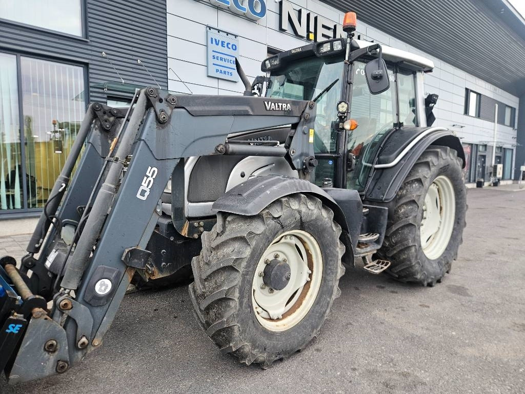 Valtra N121 HT ,53kmh, trukkipiikit, kauha, aura - جرار: صور 2 Valtra N121 HT ,53kmh, trukkipiikit, kauha, aura - جرار: صور 2