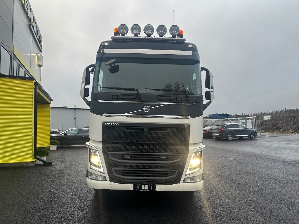 Volvo FH 500 8X4*4 - شاحنة ذات الخطاف: صور 2 Volvo FH 500 8X4*4 - شاحنة ذات الخطاف: صور 2