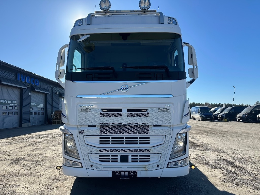 Volvo FH13 540 6X4*4 - شاحنة ذات الخطاف: صور 2 Volvo FH13 540 6X4*4 - شاحنة ذات الخطاف: صور 2
