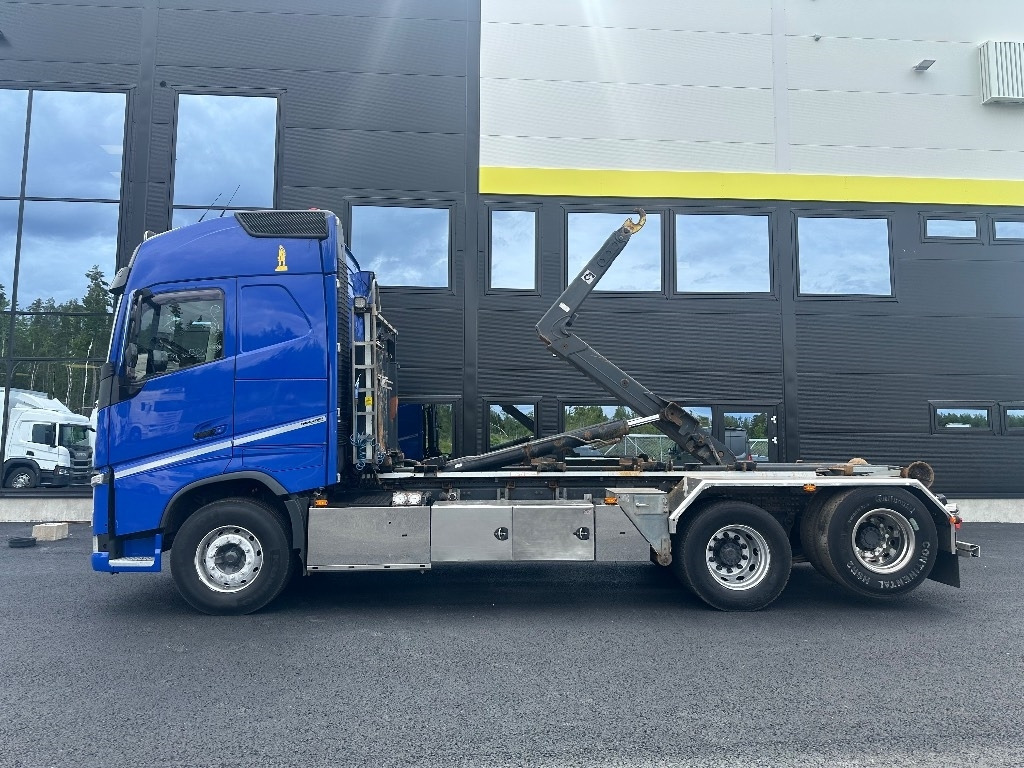 Volvo FH13 540 6x2 Manuaali - شاحنة ذات الخطاف: صور 5 Volvo FH13 540 6x2 Manuaali - شاحنة ذات الخطاف: صور 5