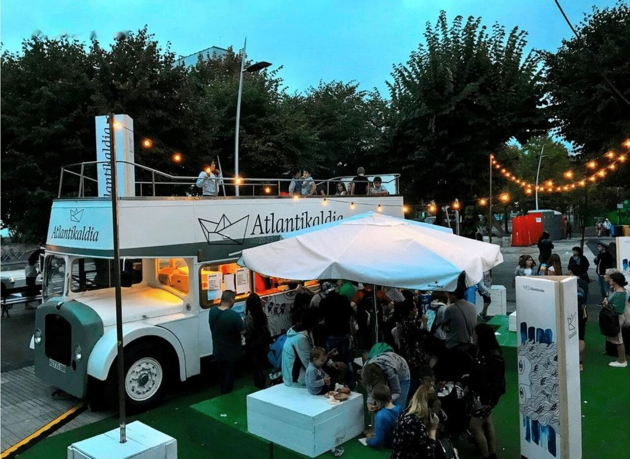 British Bus Bristol Lodekka - open topped FOOD TRUCK - حافلة ذات طابقين: صور 3 British Bus Bristol Lodekka - open topped FOOD TRUCK - حافلة ذات طابقين: صور 3
