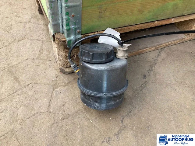 MAN Servo beholder – MAN 81.47301-6063 - قيادة السيارة - شاحنة: صور 1 MAN Servo beholder – MAN 81.47301-6063 - قيادة السيارة - شاحنة: صور 1