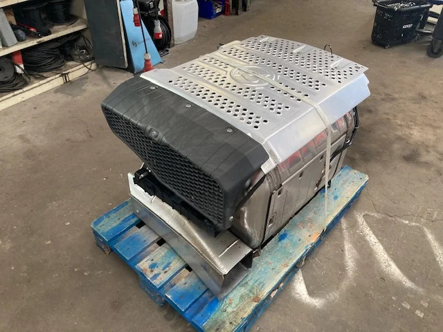 Mercedes Exhaust – Mercedes A0124905812 – Mercedes A0144908212 - كاتم الصوت/ نظام العادم - شاحنة: صور 2 Mercedes Exhaust – Mercedes A0124905812 – Mercedes A0144908212 - كاتم الصوت/ نظام العادم - شاحنة: صور 2