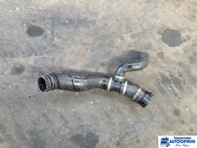 Scania køleslange – Scania 1817268 - المحرك و قطع الغيار - شاحنة: صور 1 Scania køleslange – Scania 1817268 - المحرك و قطع الغيار - شاحنة: صور 1