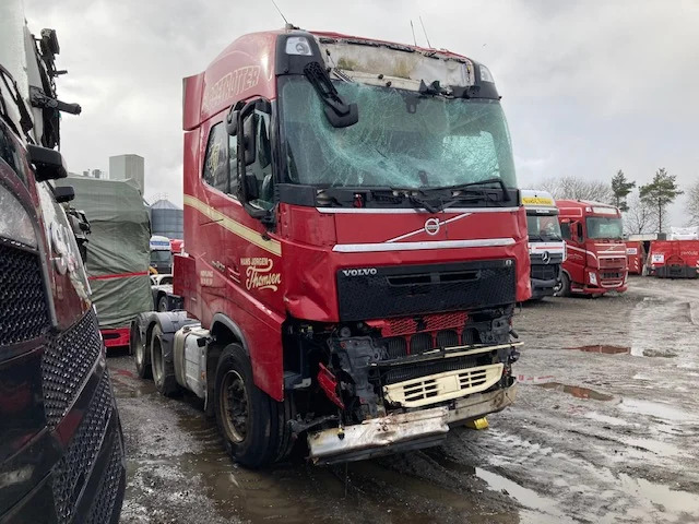 Volvo FH500 6X4 - شاحنة جرار: صور 1 Volvo FH500 6X4 - شاحنة جرار: صور 1