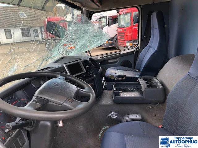 مبردة شاحنة Volvo FM300 6X2 Coolbox: صور 6 مبردة شاحنة Volvo FM300 6X2 Coolbox: صور 6