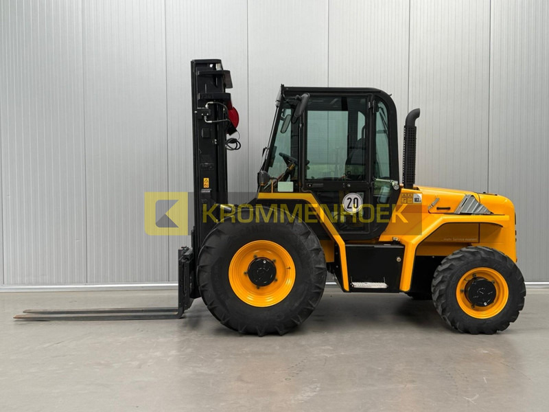JCB 940 - شاحنات الطرق الوعرة: صور 1 JCB 940 - شاحنات الطرق الوعرة: صور 1