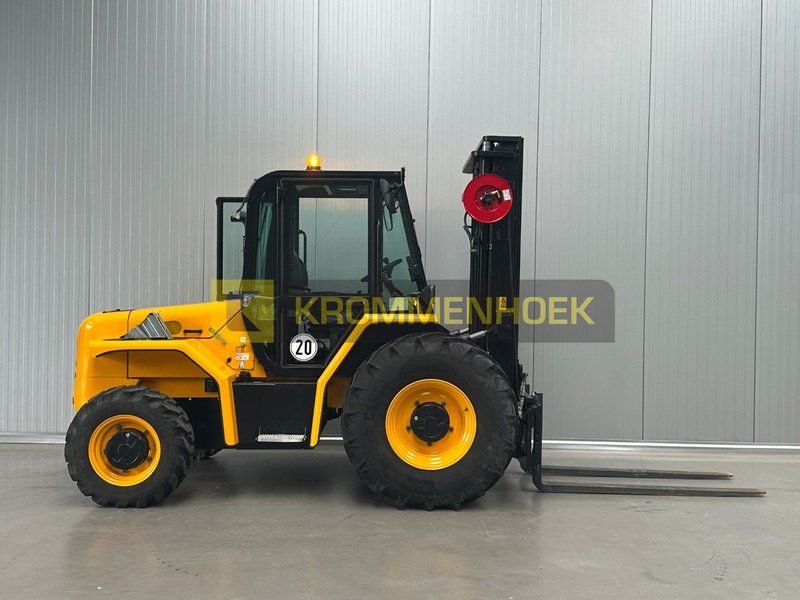 JCB 940 - شاحنات الطرق الوعرة: صور 5 JCB 940 - شاحنات الطرق الوعرة: صور 5