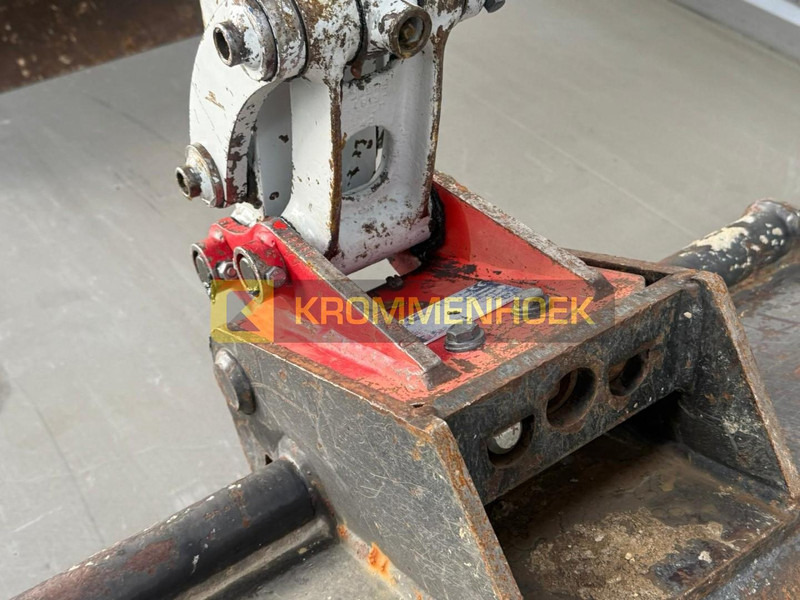 حفارة مصغرة Takeuchi TB 210 R: صور 9