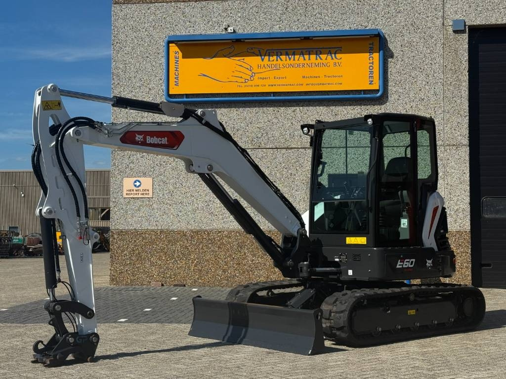 Bobcat E60 R2, 2024, 54 hours!! - حفارة مصغرة: صور 1 Bobcat E60 R2, 2024, 54 hours!! - حفارة مصغرة: صور 1