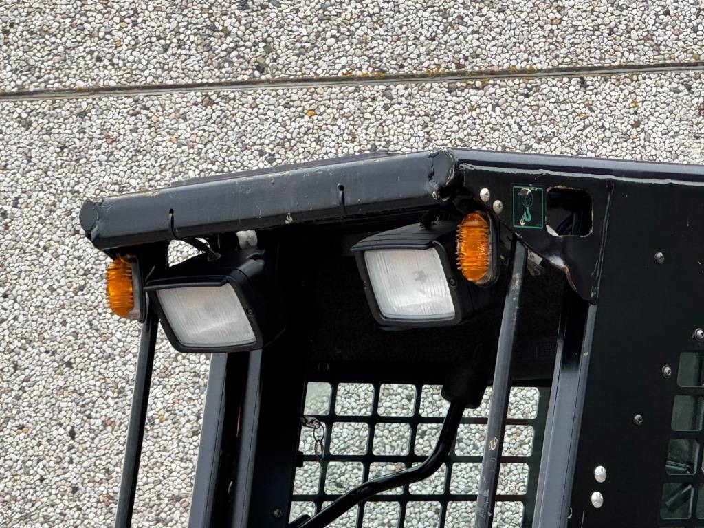 Manitou 850R, 2021, 365 hours! - شيول صغير: صور 4 Manitou 850R, 2021, 365 hours! - شيول صغير: صور 4