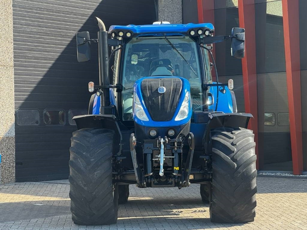 New Holland T7.245 Auto Command, GPS complete, frontlinkage - جرار: صور 5 New Holland T7.245 Auto Command, GPS complete, frontlinkage - جرار: صور 5