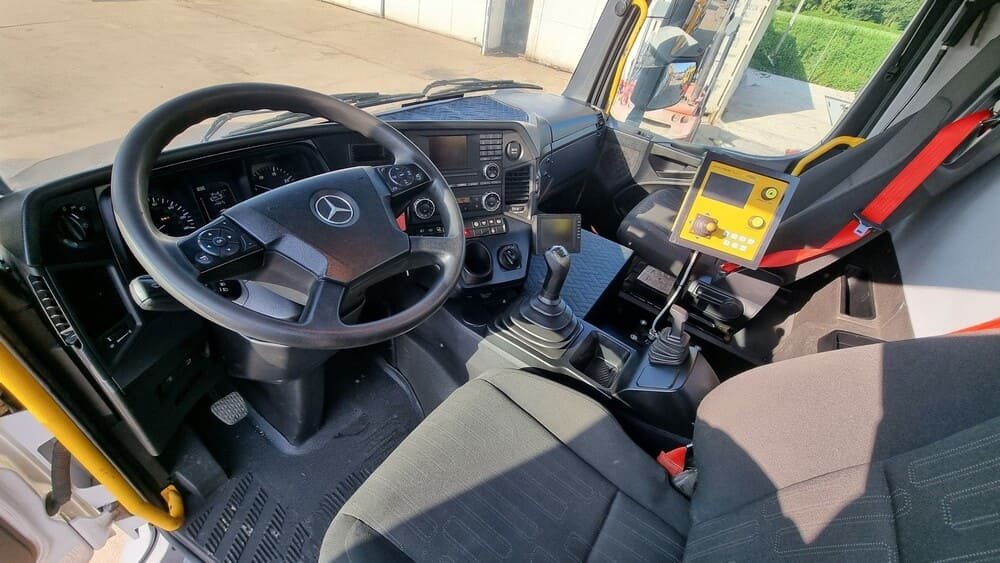 MERCEDES-BENZ AROCS 3243 8x4 | Euro 6 | Piaskarko Solarka Econ 12m³ - جرافة ثلج: صور 3 MERCEDES-BENZ AROCS 3243 8x4 | Euro 6 | Piaskarko Solarka Econ 12m³ - جرافة ثلج: صور 3