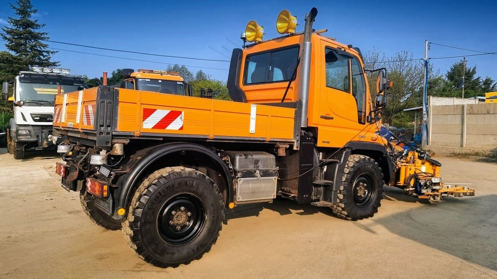 MERCEDES-BENZ Unimog U300 - سيارة بلدية: صور 3 MERCEDES-BENZ Unimog U300 - سيارة بلدية: صور 3