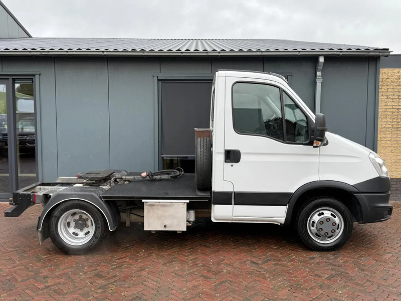 Iveco Daily 40C21 3.0 210 PK N1 Be trekker Luchtvering 8750KG Totaal gewicht - شاحنة جرار: صور 4 Iveco Daily 40C21 3.0 210 PK N1 Be trekker Luchtvering 8750KG Totaal gewicht - شاحنة جرار: صور 4
