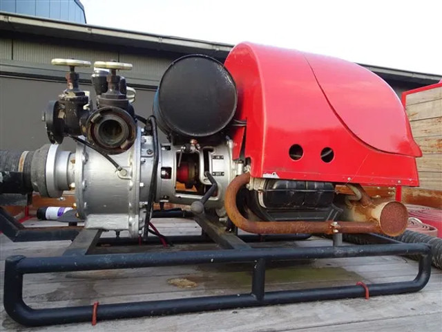 Mercedes-Benz LP 1117 4x4 TURBO Motor Brandweerauto Vw motor met Waterpomp in openlaadbak - المطافئ: صور 4 Mercedes-Benz LP 1117 4x4 TURBO Motor Brandweerauto Vw motor met Waterpomp in openlaadbak - المطافئ: صور 4