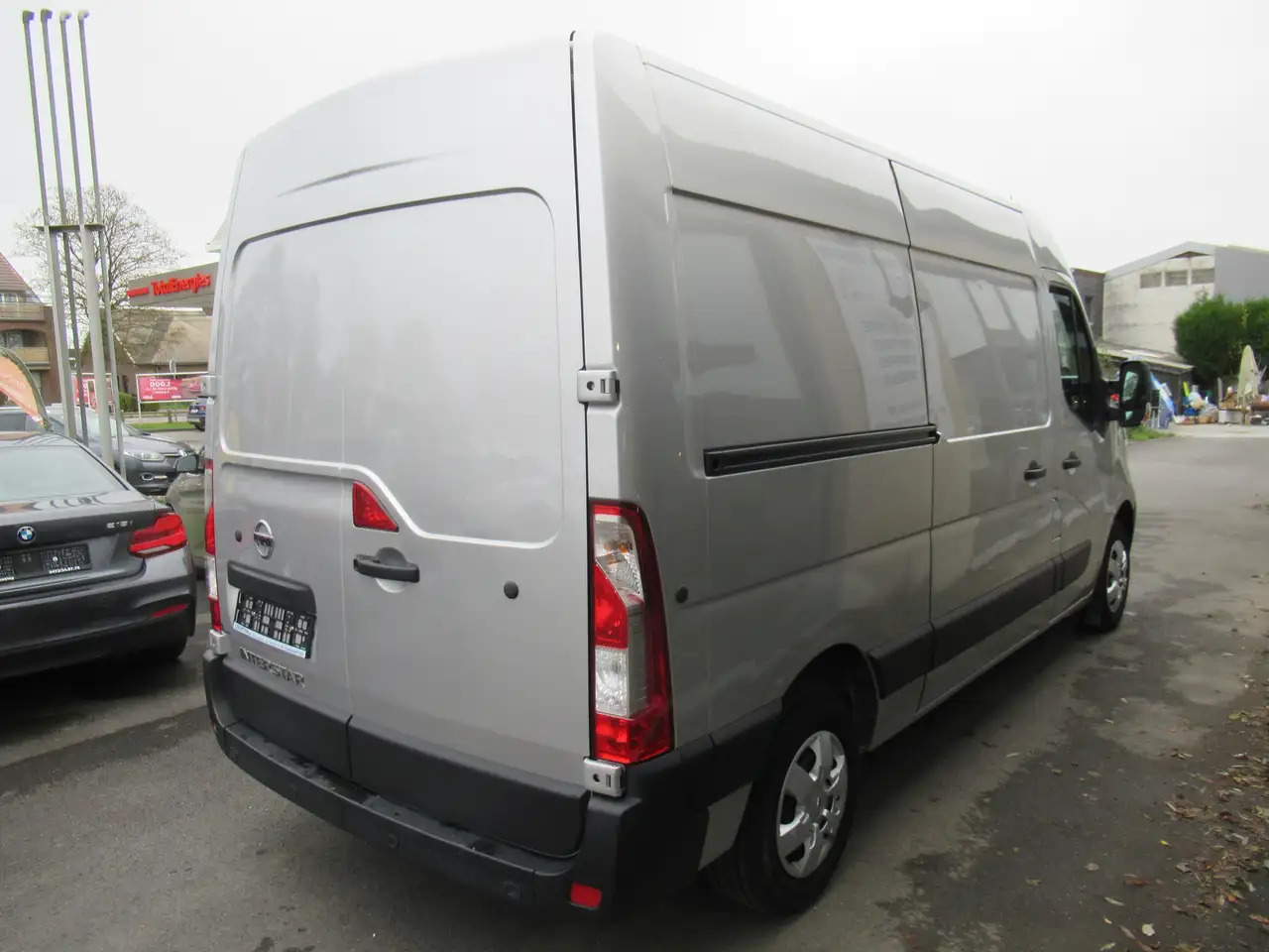 Nissan Interstar L2H2 clim navi 16500€+tva/btw - فان: صور 2 Nissan Interstar L2H2 clim navi 16500€+tva/btw - فان: صور 2