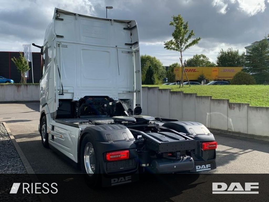 DAF XG+ 530 FT Leder Alcoa Vollluft Standklima - شاحنة جرار: صور 4 DAF XG+ 530 FT Leder Alcoa Vollluft Standklima - شاحنة جرار: صور 4