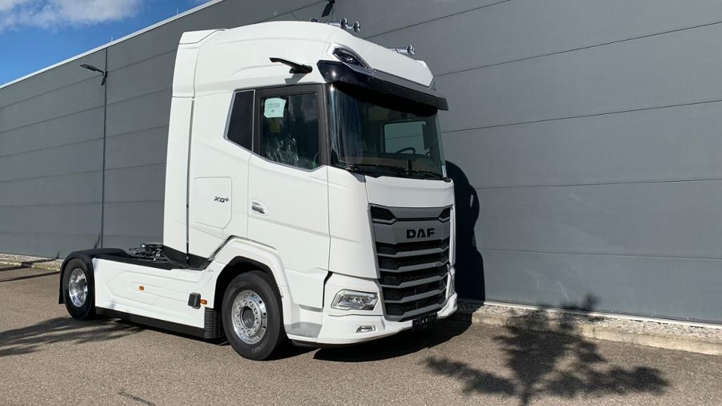 DAF XG+ 530 FT Leder Alcoa Vollluft Standklima - شاحنة جرار: صور 1 DAF XG+ 530 FT Leder Alcoa Vollluft Standklima - شاحنة جرار: صور 1