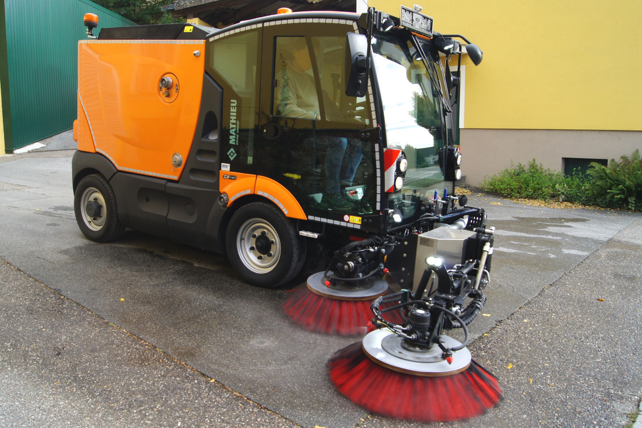 MATHIEU Azura Flex MC210 3-rd brush / EURO 6 / TÜV - سياره كنس شوارع: صور 2 MATHIEU Azura Flex MC210 3-rd brush / EURO 6 / TÜV - سياره كنس شوارع: صور 2