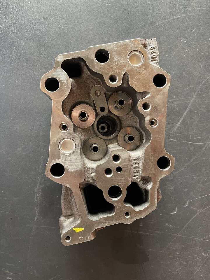 MAN CYLINDER HEAD 51.03100-6745 - اسطوانة رئيس - شاحنة: صور 1 MAN CYLINDER HEAD 51.03100-6745 - اسطوانة رئيس - شاحنة: صور 1