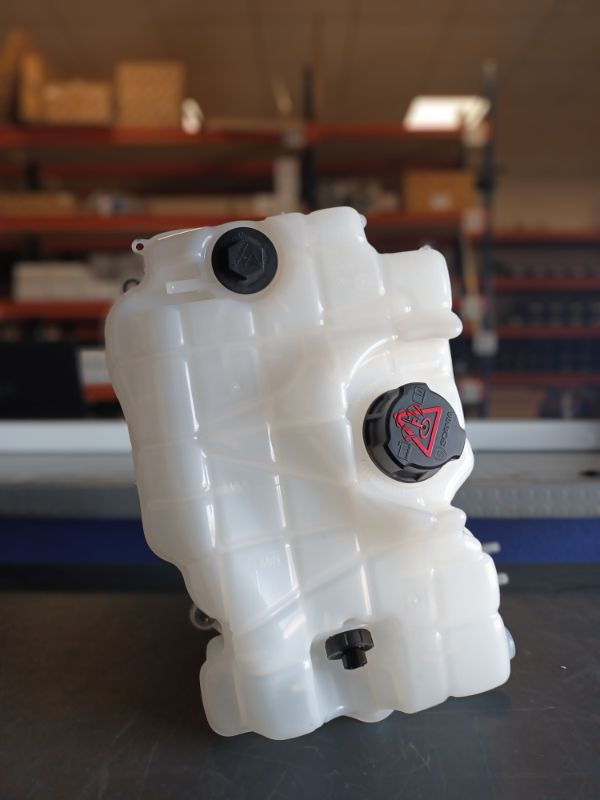 SCANIA EXPANSION TANK - 2545033 - خزان التوسع - شاحنة: صور 1 SCANIA EXPANSION TANK - 2545033 - خزان التوسع - شاحنة: صور 1