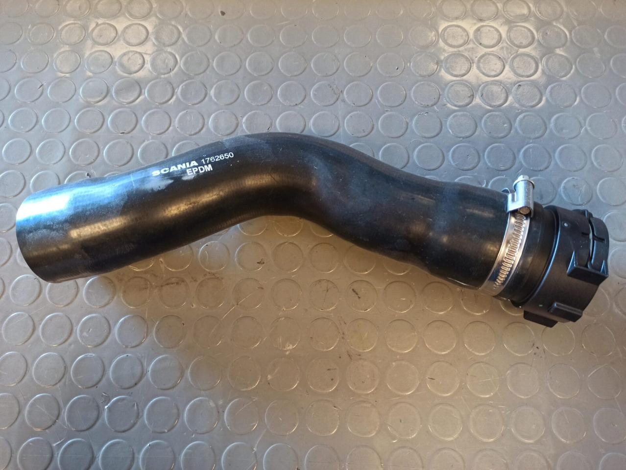 SCANIA HOSE - 1762650 - نظام التبريد - شاحنة: صور 1 SCANIA HOSE - 1762650 - نظام التبريد - شاحنة: صور 1