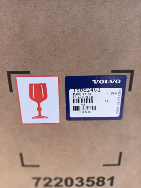 VOLVO CE WINDOW GLASS 15082401 - الكابينة والداخلية - آلات البناء: صور 2 VOLVO CE WINDOW GLASS 15082401 - الكابينة والداخلية - آلات البناء: صور 2